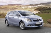 opony do Toyota Verso Van I